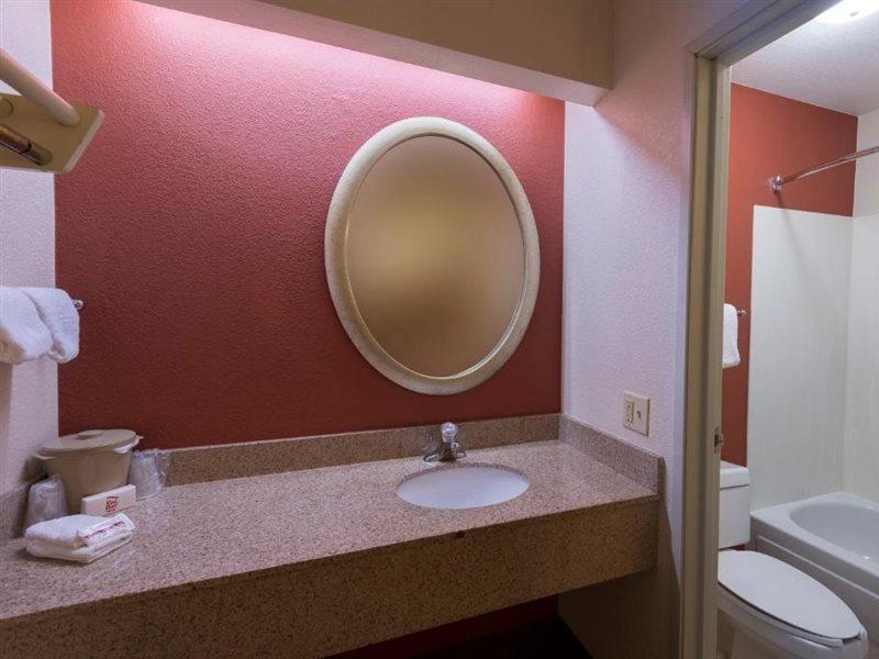 Red Roof Inn St Clairsville - Wheeling West St. Clairsville Екстериор снимка